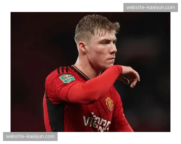 埃梅里灵活切换四二三一与四四二 维拉务实打法稳居积分榜前四